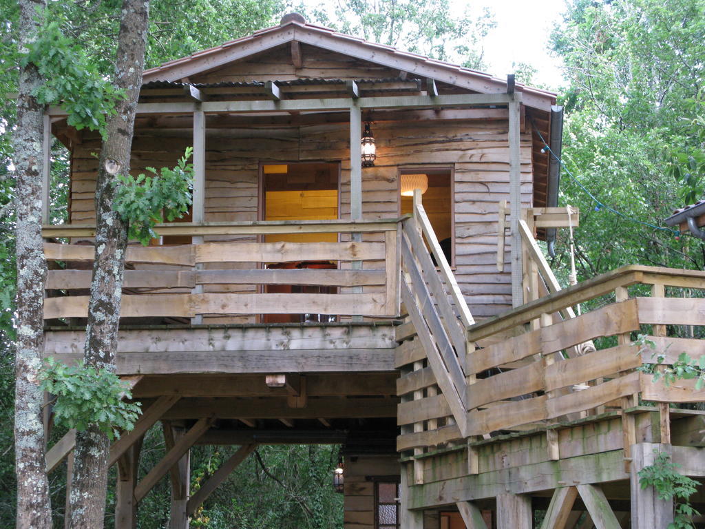 Les Cabanes Du Tertre Urval Exterior photo